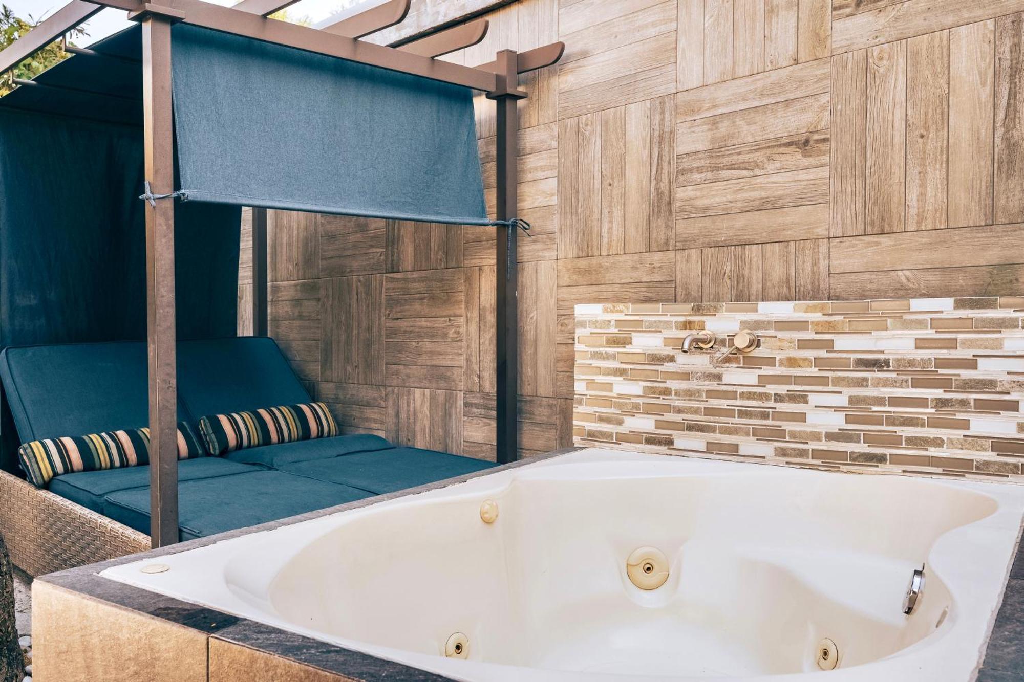 Loft Arte Y Diseno Alberca Climatizada, Amenidades Y Lujo, Terraza Privada Con Asador De Carbon, Cuernavaca Somos Los Unicos Que Te Ofrecemos Para Tu Uso Personal Y Exclusivo 2 Jacuzzis Con Agua Caliente Y Sistema De Hidromasaje Tipo Spa ภายนอก รูปภาพ