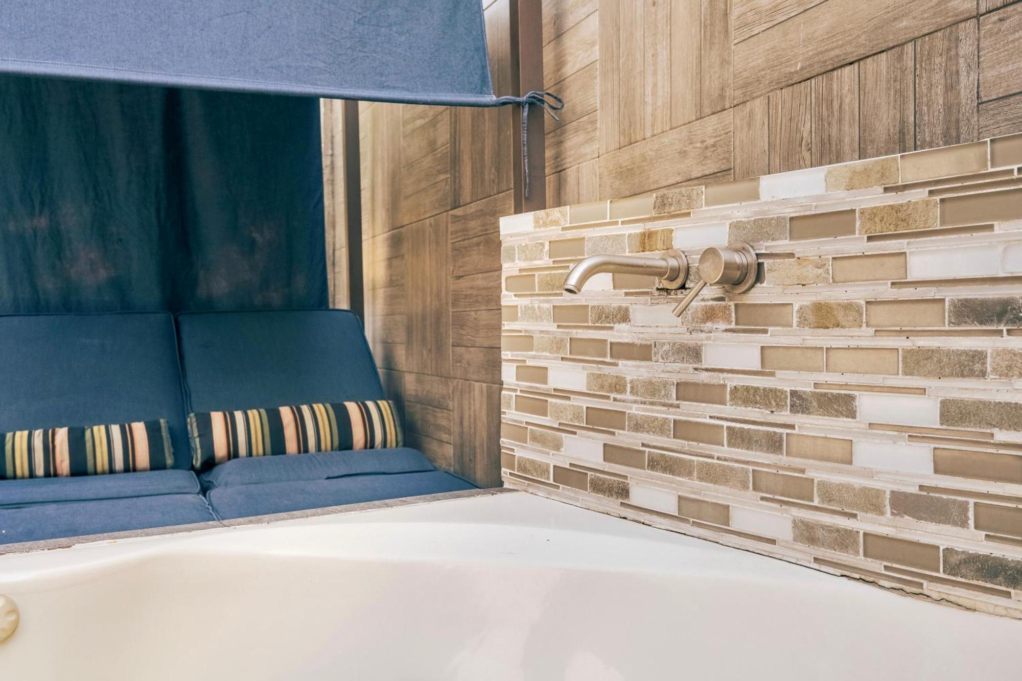 Loft Arte Y Diseno Alberca Climatizada, Amenidades Y Lujo, Terraza Privada Con Asador De Carbon, Cuernavaca Somos Los Unicos Que Te Ofrecemos Para Tu Uso Personal Y Exclusivo 2 Jacuzzis Con Agua Caliente Y Sistema De Hidromasaje Tipo Spa ภายนอก รูปภาพ